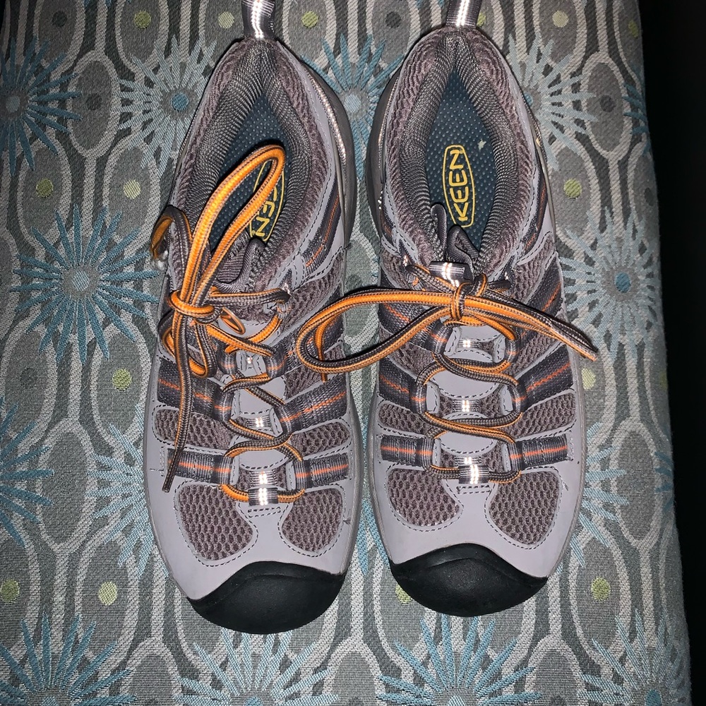Brand new Keen shoes